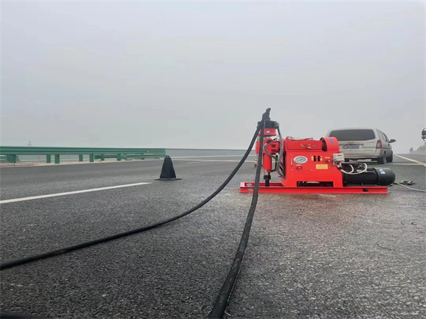 北塔马路路基路面开裂下沉注浆加固灌浆